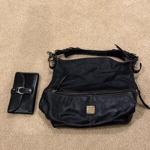 Classic Black Leather Shoulder Bag - Women's Everyday Tote